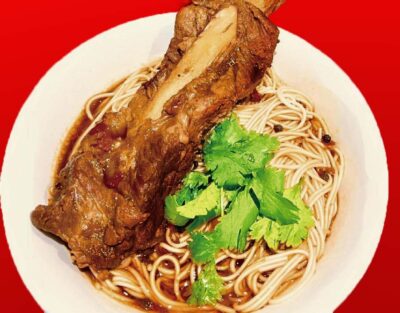 スペアリブ刀削麺